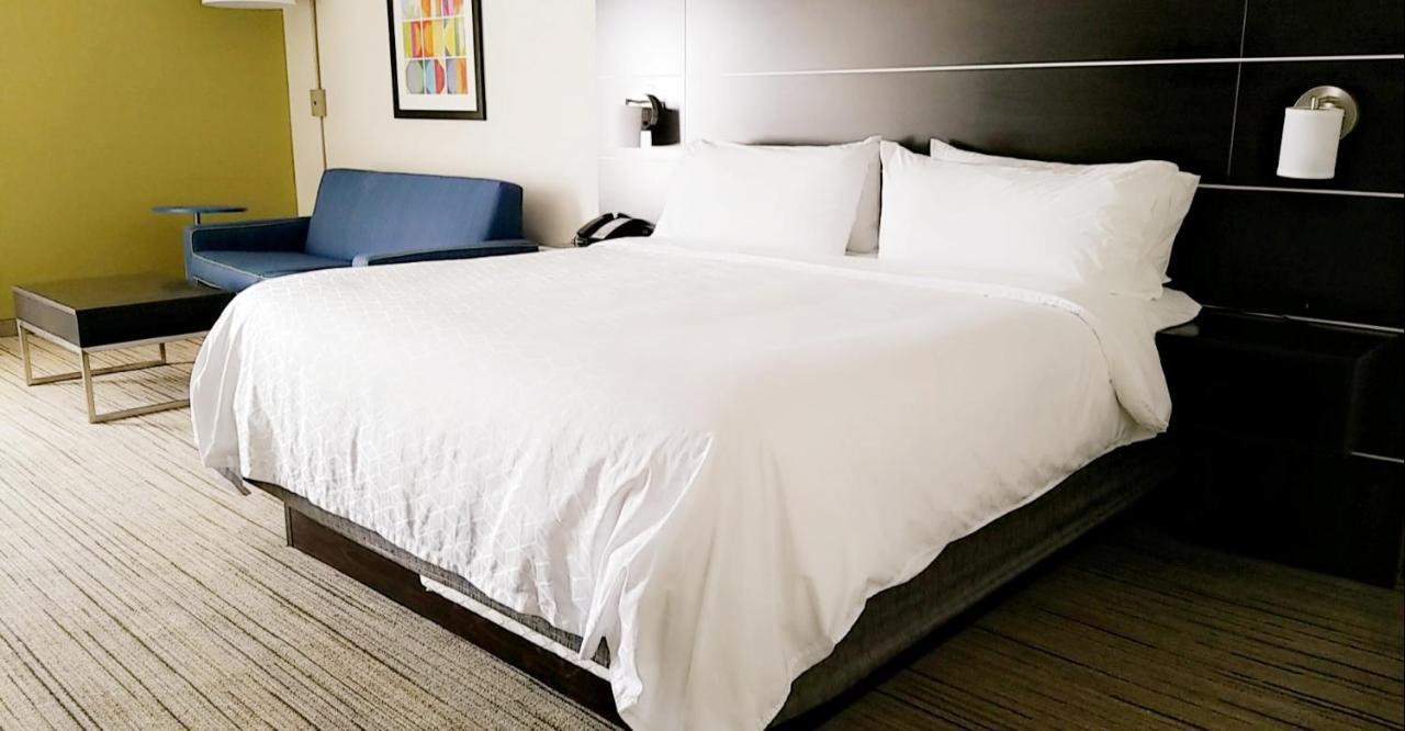 Holiday Inn Express & Suites Troy, An Ihg Hotel Zimmer foto