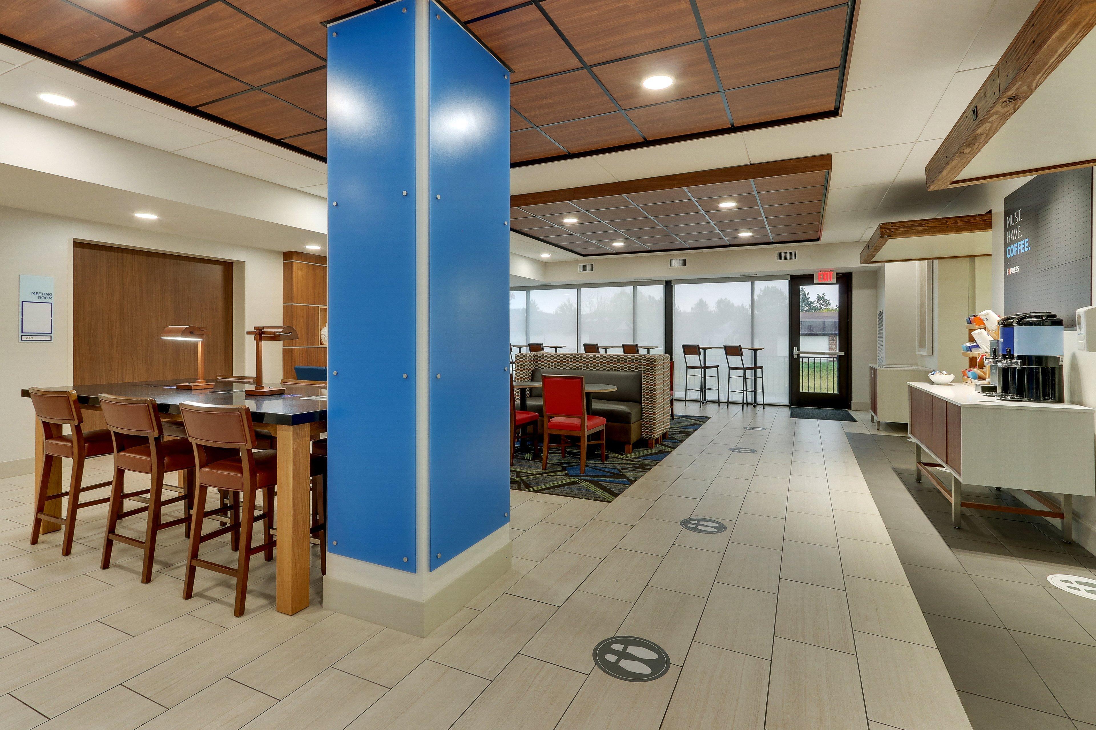 Holiday Inn Express & Suites Troy By Ihg Exterior foto